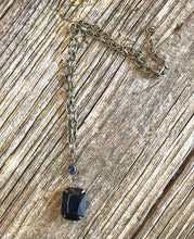 Load image into Gallery viewer, Vintage Style Crystal Pendant Necklace