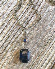 Load image into Gallery viewer, Vintage Style Crystal Pendant Necklace